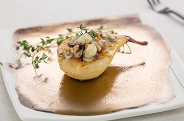 Roasted pear with Roquefort 