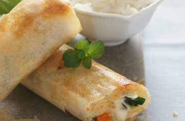 French-style spring rolls with Brie and chicken