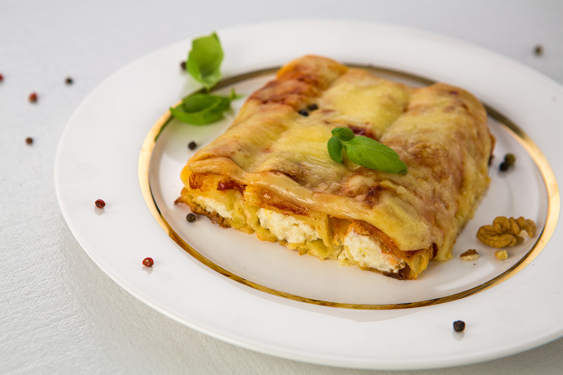 Cannelloni stuffed with goat Ile de France cheese and walnuts