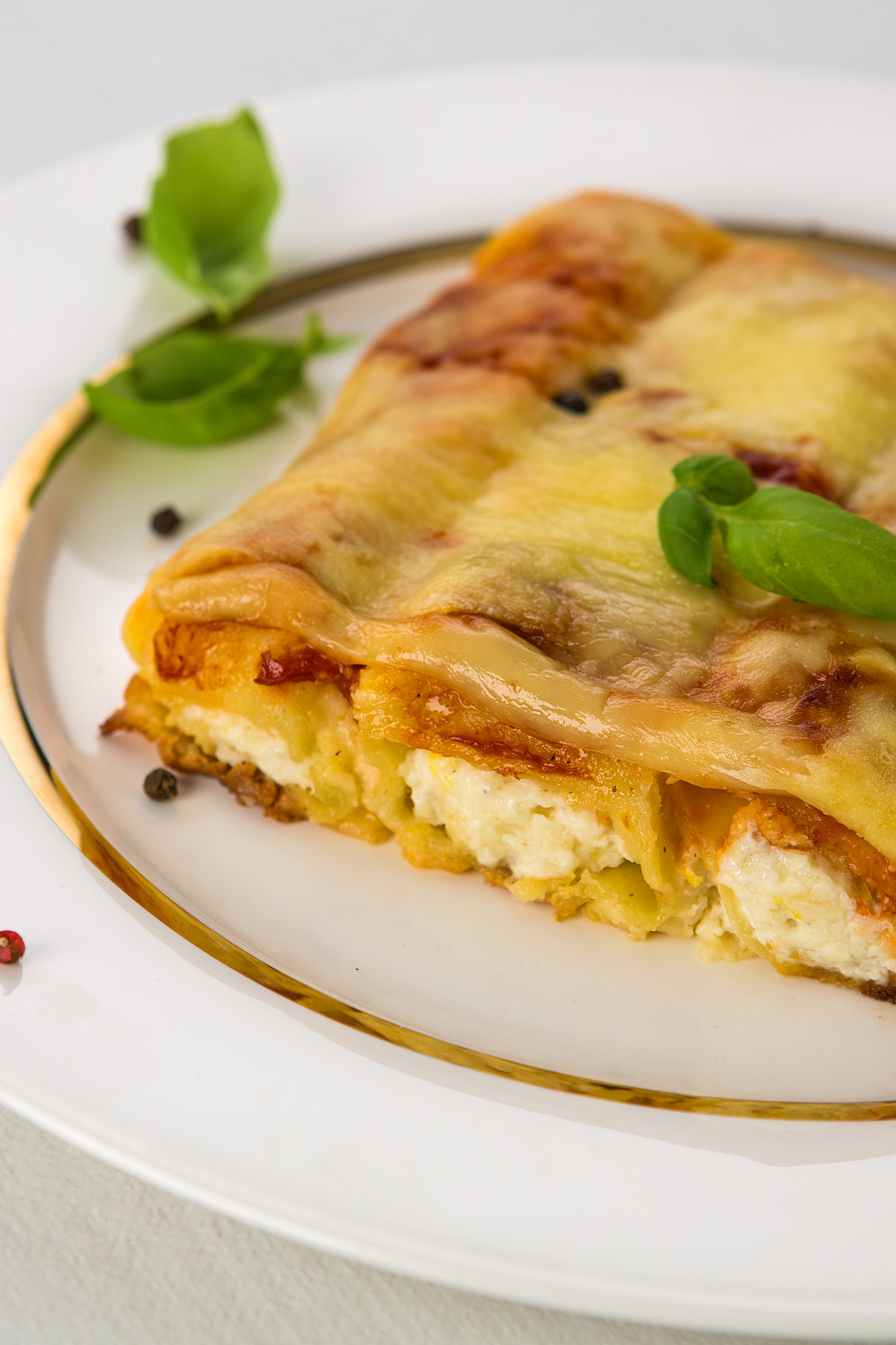 Cannelloni stuffed with goat Ile de France cheese and walnuts