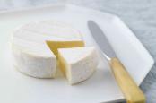 ILE DE FRANCE® petit camembert on a plate