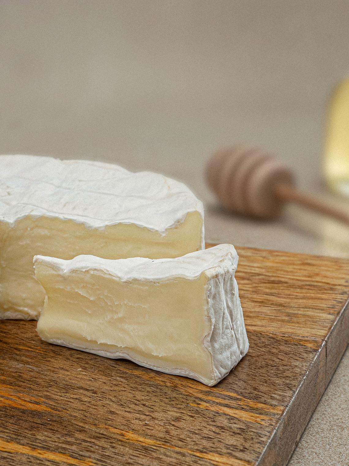 Brie  Ile de France Cheese